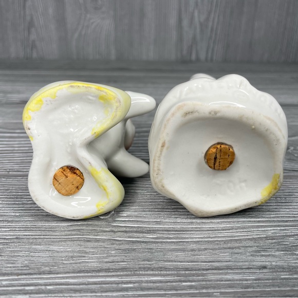Vintage VanTellingen Dutch Boy and Girl Salt and Pepper Shakers, "Snuggle Hugs" - Picture 11 of 12